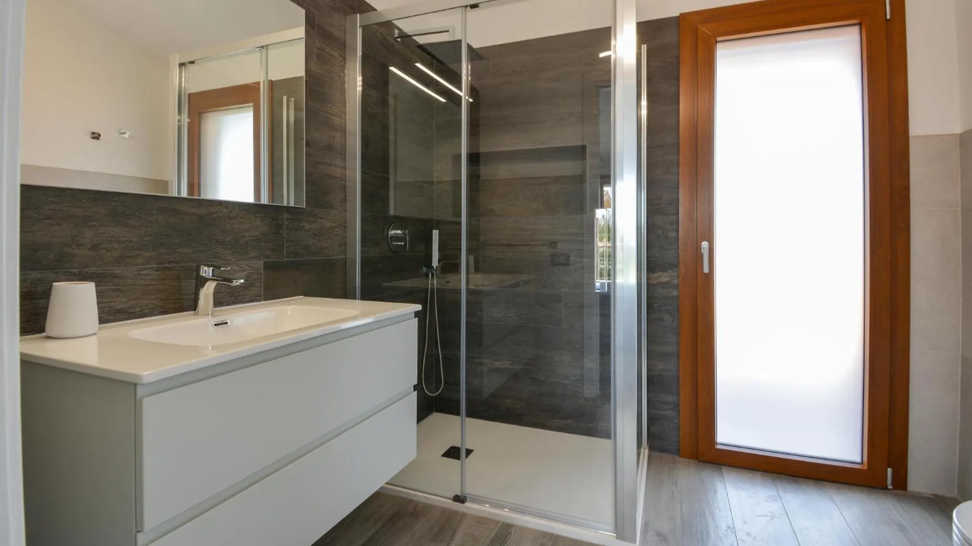 Stunning Apartment In Olia Speciosa