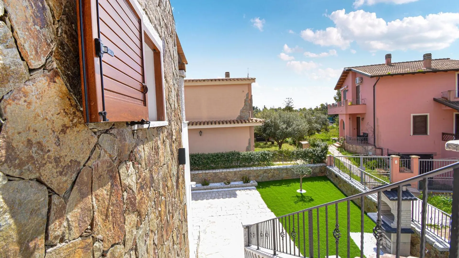 Stunning Apartment In Olia Speciosa
