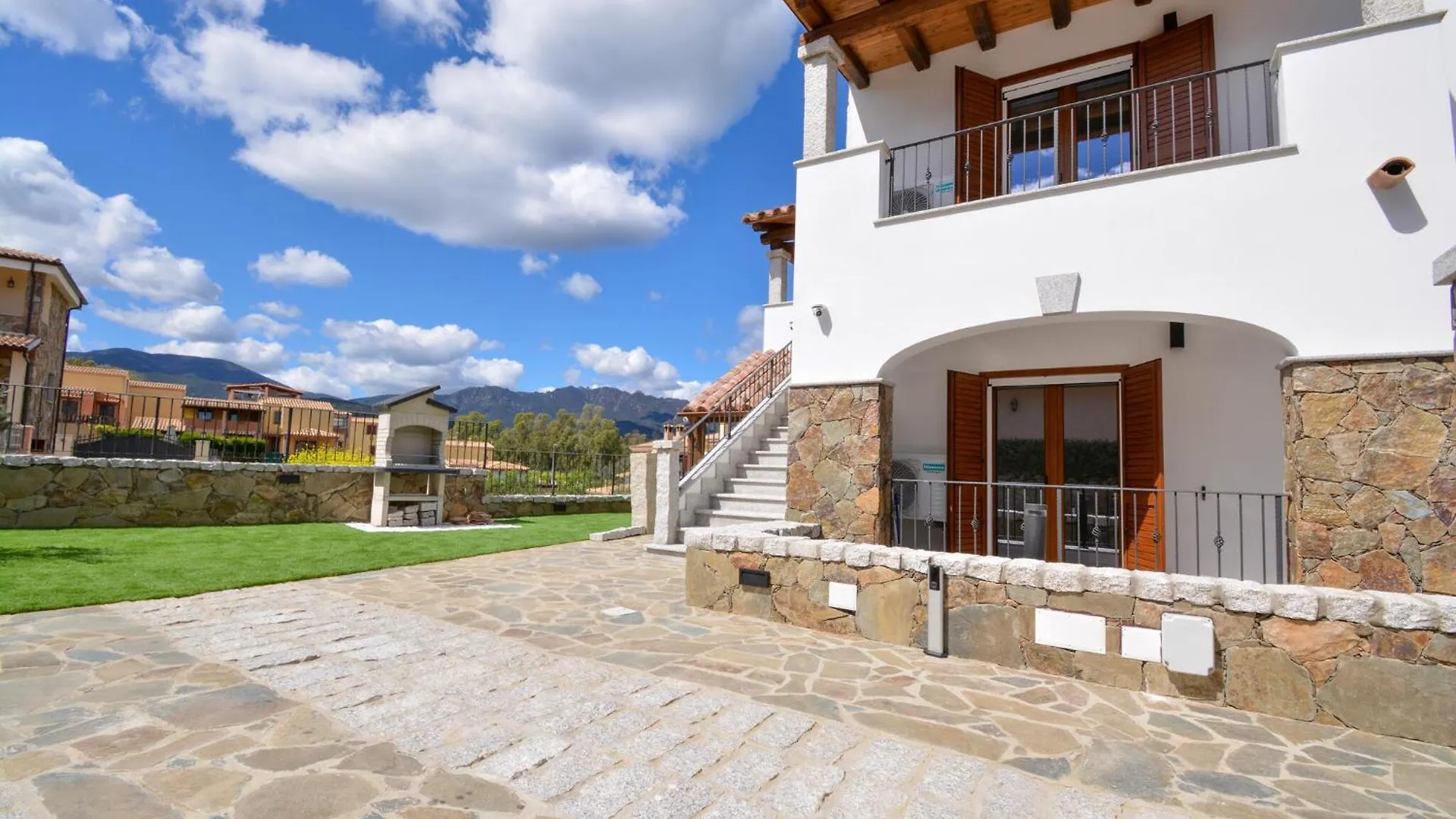 Stunning Apartment In Olia Speciosa